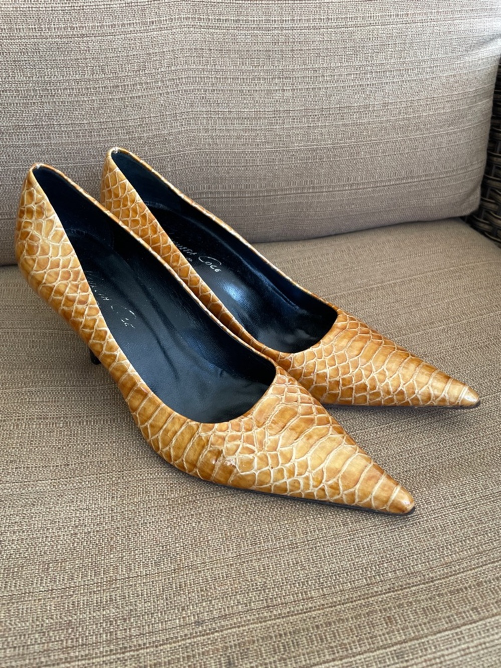 Kenneth Cole Tan Croc-Embossed Pointed Mid Heel Pumps
